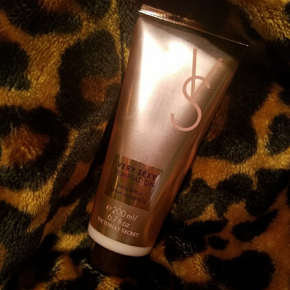 Victoria's Secret VERY SEXY TEMPTATION Body Lotion